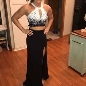 Beautiful 2 piece prom dress